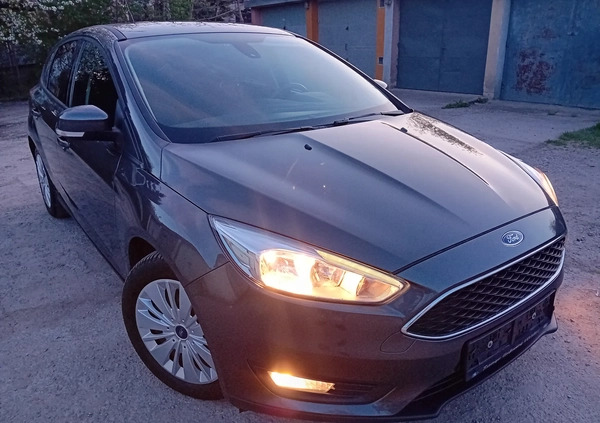 Ford Focus cena 37500 przebieg: 102000, rok produkcji 2017 z Kraków małe 379